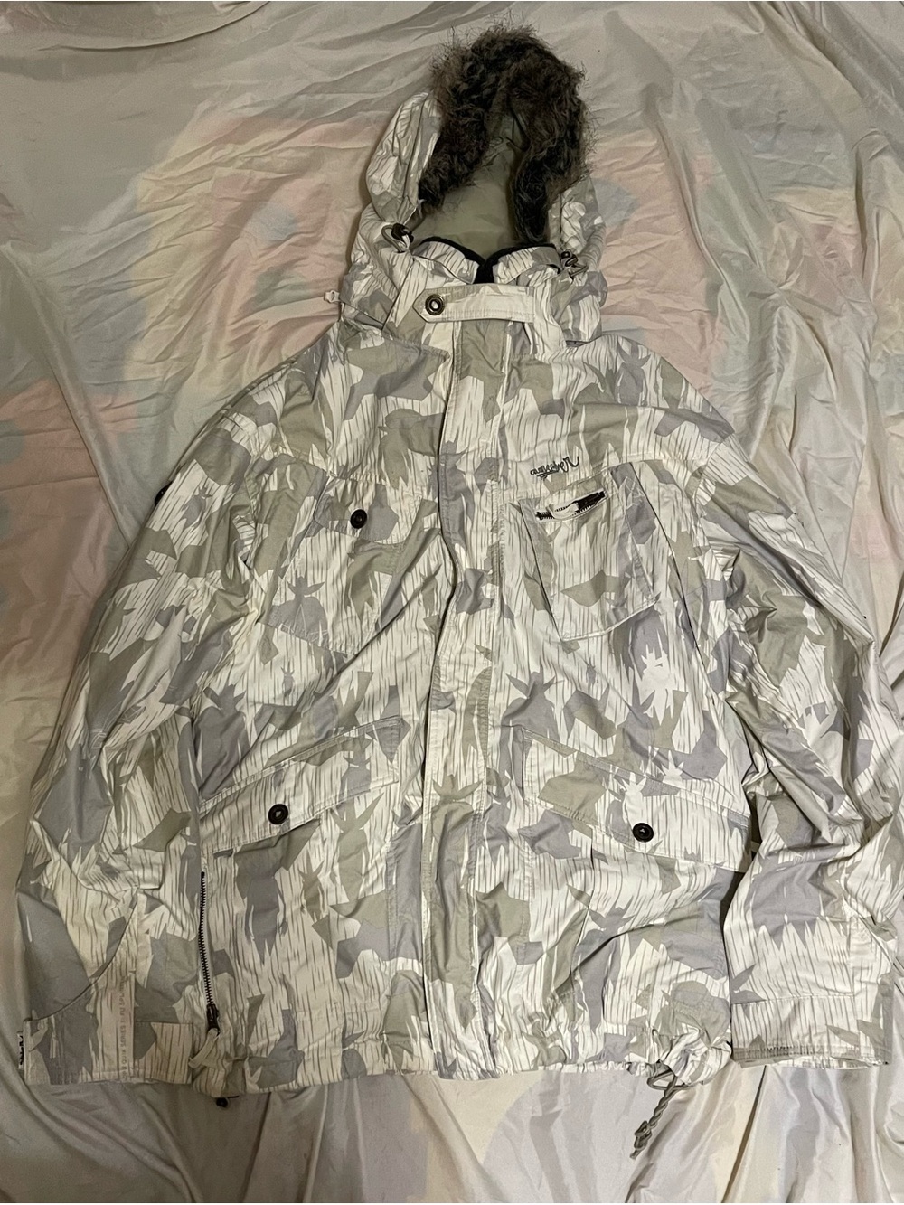 Quiksilver Men’s White & Light Gray Camo Ski Jacket with Faux-Fur Hood